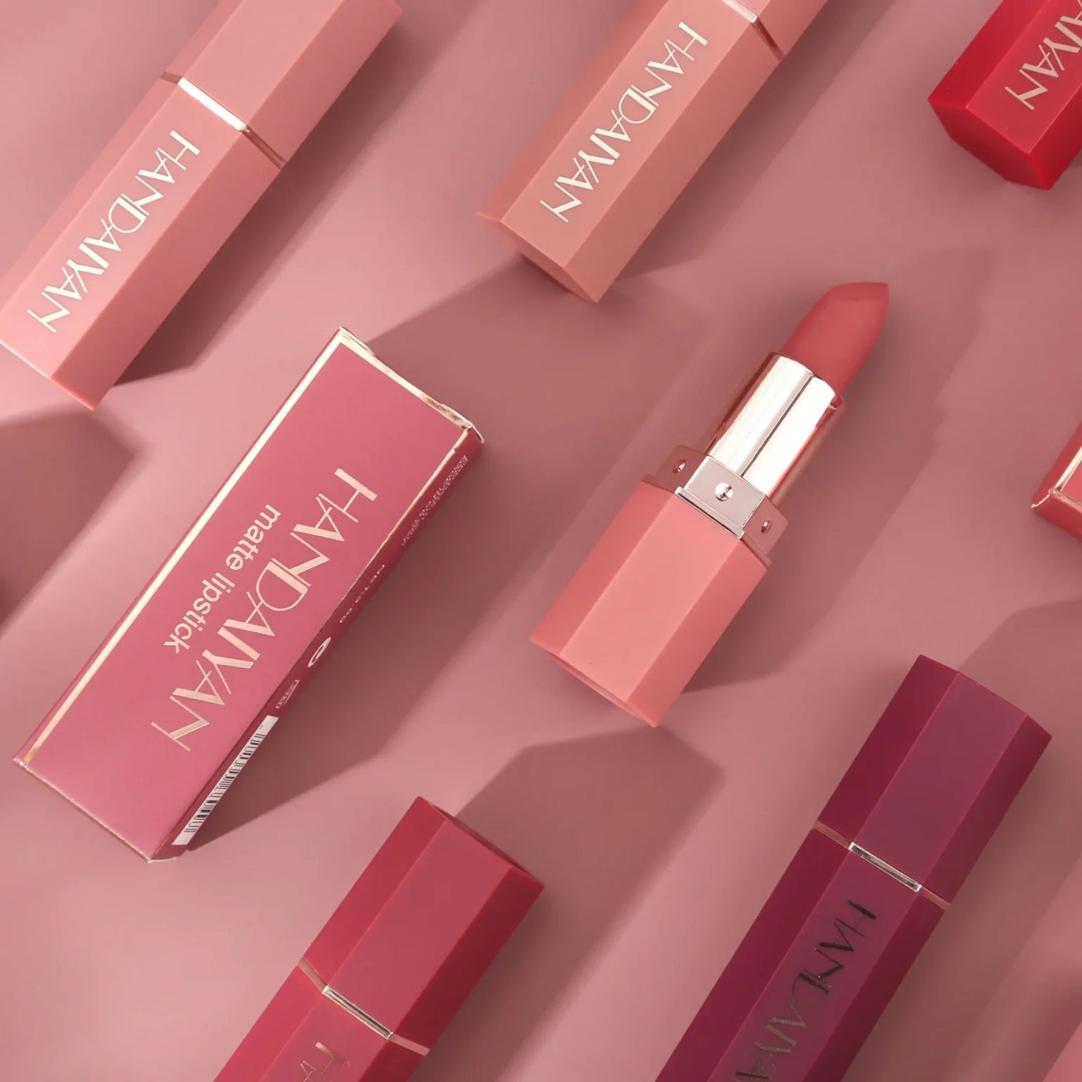 6-Color Matte Lipstick Set, Non-Fading, Non-Stick Cup Long-Lasting Velvet Finish, Smooth Matte Lip Color Waterproof Smudge-proof 5