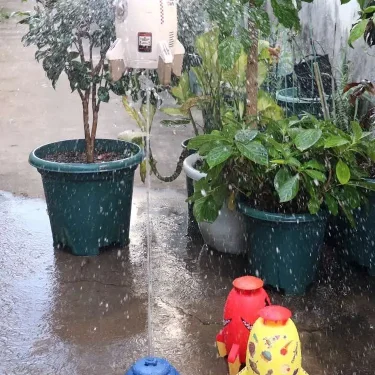 Space Jet Sprinkler Spinning Flying Splash Playing Water Toy Summer Outdoor Water Powered Launcher Kids Bath Toys STEM 5