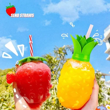 500ml PET Strawberry Shaped Children's Straw Mug Clear Strawberry Juice Mug Cold Water Mug Photography Accessories 2