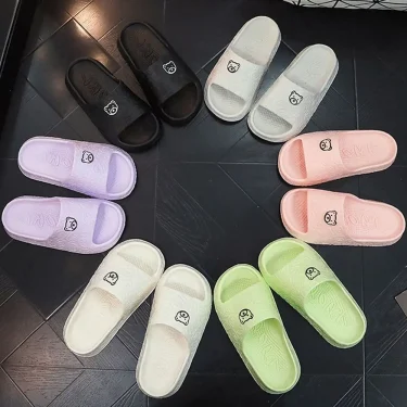 Women's Flat Slippers Solid Color Bathroom Slippers Home Use Couple Sandals Cute Bear Decoration Outdoor Beach Sandals 2