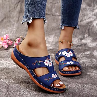 Women Slippers Embroider Flowers Leather Woman Sandals Outdoor Light Casual Wedges Slippers Slip on Summer Shoes for Women