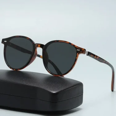 New Small Oval Women's Sunglasses Fashion Brand Women Casual Glasses Vintage Men Outdoor Sunshade Goggles UV400 Oculos De Sol 1