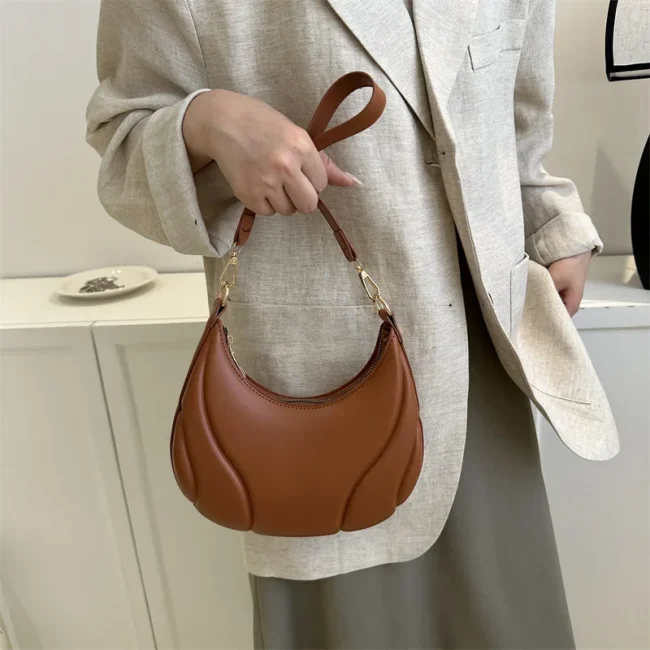 Retro Solid Color Shoulder Bags For Women Simple Leather Handbags Ladies Underarm Bags 1