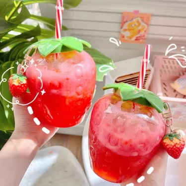 500ml PET Strawberry Shaped Children's Straw Mug Clear Strawberry Juice Mug Cold Water Mug Photography Accessories 4