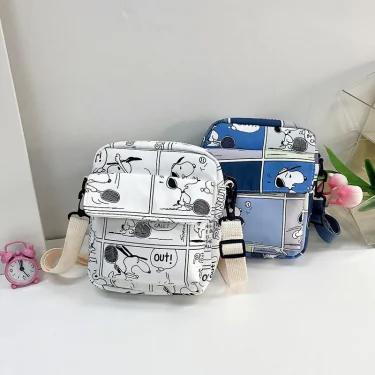 In the spring of the new cartoon corner creature Snoop shoulder diagonal handbag is in stock. 2