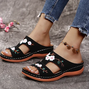 Women Slippers Embroider Flowers Leather Woman Sandals Outdoor Light Casual Wedges Slippers Slip on Summer Shoes for Women 2