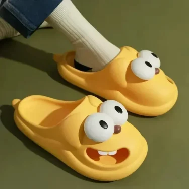 Hole Shoes for Outdoor Wear Closed-Toe Slippers Women's Cute Cartoon Sandals Home Non-Slip Summer Indoor Women's Summer 2