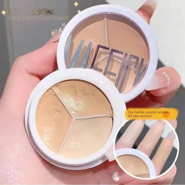 3-Color Concealer Palette Professionally Covers Dark Circles Around Eyes and Face 3
