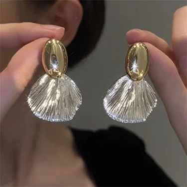 2025 New Vintage Silver Color Metal Big Shell Stud Earrings for Women Fashion Punk Geometry Dangle Earring Jewelry Wholesale 1