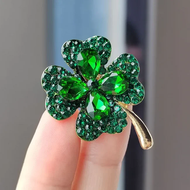 Green Red Crystal Rhinestone Four-Leaf Clover Flower Brooches Lapel Pins Jewelry Clothing Accessories Brooch for Women 2025 4