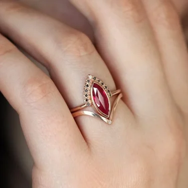 Fashion Rhombus Red Zircon Stones Rose Gold Color Rings for Women Classic Metal Marquise Bridal Wedding Rings Set Jewelry 1