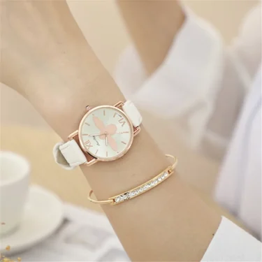 Fashion Casual Female Quartz Clock Simple Little Bee Design Women Watches Vintage Green Leather Ladies Luxury Wristwatches 3