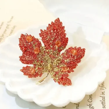 Trendy Red Maple Leaf Metal Brooches For Women Men Crystal Plant Brooch Party Birthday Winter Jewelry 2