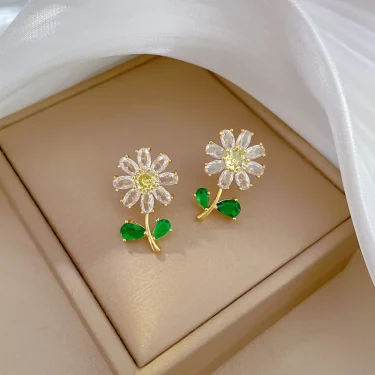 Classic Green Leaf Flower Necklace and Earrings Set Light Luxury Sunflower Personalized Banquet Stainless Steel Jewelry 2