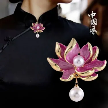Elegant Lotus Flower Enamel Pins for Women Fashion Gold Plated Bouquet Drop White Pearl Brooches Weddings Clothes Accessories 2