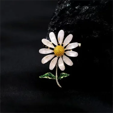 Enamel Daisy Flower Brooches For Women Shiny Zircon Daisy Flower Lapel Pins Fashion Elegant Floral Badge Wedding Jewelry 1