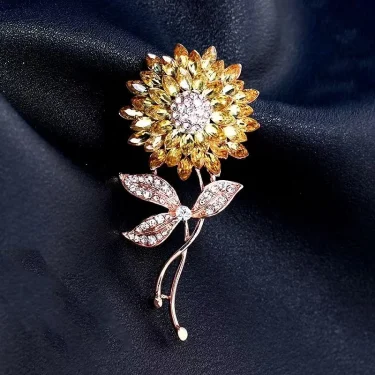 Enamel Daisy Flower Brooches For Women Shiny Zircon Daisy Flower Lapel Pins Fashion Elegant Floral Badge Wedding Jewelry 3