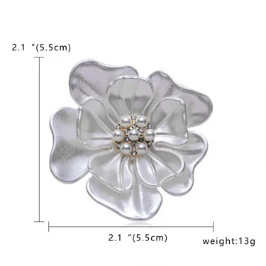 Trendy New Camellia Women Brooch Elegant Flower Pearl Pins Fashion Female Party Coat Dress Scarf Accessories Jewelry Gift 3