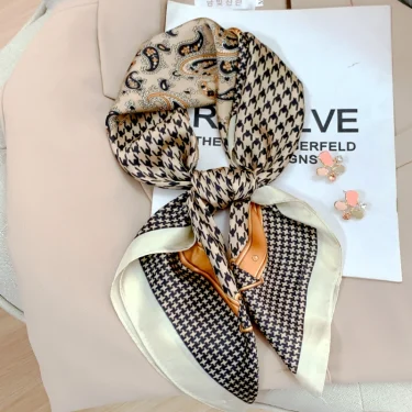 Luxury Popular 70X70CM Shawls Print Headcloth Four Seasons Sunscreen Small Fashion Letter Silk Scarves bandanna foulard 5