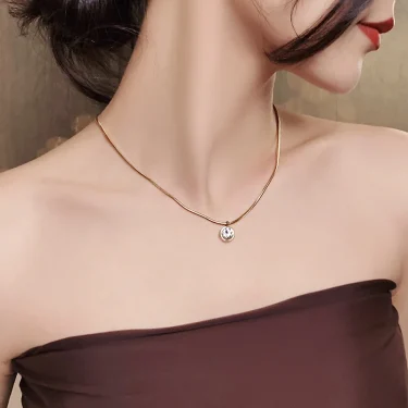2025 New Simple Design Shiny Zircon Pendant Stainless Steel Gold Colour Necklace Girls' Collar Chain Fashion Jewelry For Women 4