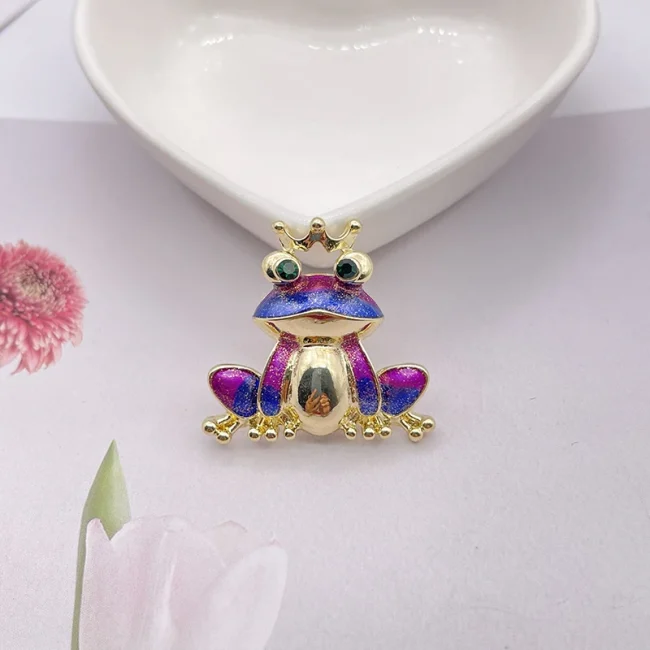 New Cute Vivid Flying Bird Brooch Ladies Animal Hummingbird Phoenix Pigeon Crane Flamingo Pin Buckle Party Leisure 3