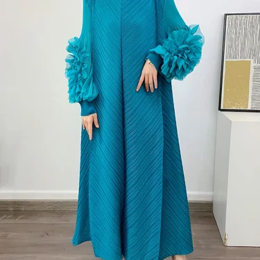 GVUW Women‘s New Pleated Dresses Round Collar Solid Color Appliques Loose Long Sleeve 2025 Spring Female Fashion Clothes 17J0207 2