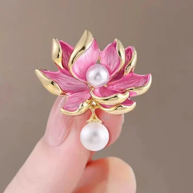 Elegant Lotus Flower Enamel Pins for Women Fashion Gold Plated Bouquet Drop White Pearl Brooches Weddings Clothes Accessories 1
