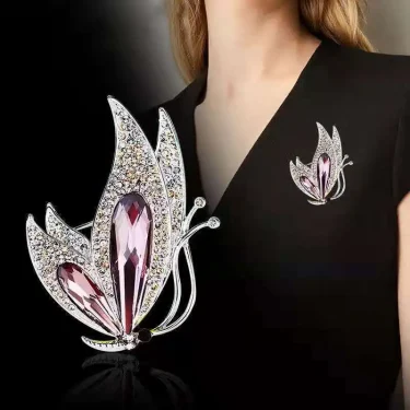Luxury Crystal Butterfly Brooches For Women Rhinestone Elegant Fashion Animal Brooch Pins Dress Suit Accessories Jewery Gifts 2
