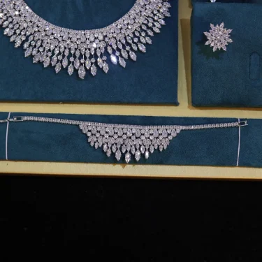 Fashion White 5A CZ Zirconia Leaf Earring Necklace for Women Bridal Weddings Jewelry Set Bijoux Femme Ensembl 4