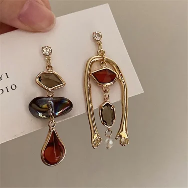 Vintage Abstract Art Style Asymmetric Drop Earrings For Women Personality Humanoid Hand Earrings Party Jewelry 1