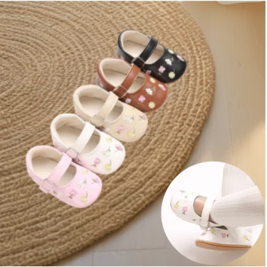 0-18Months New baby girl shoes embroidered party dress, the first non slip rubber sole baby girl crib shoes 1