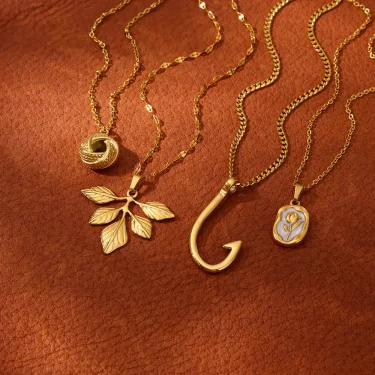 Rose Pendant Necklaces for Women Gold Color Flora Necklace Waterproof Wedding Couple Aesthetic Stainless Steel Jewelry collar 6
