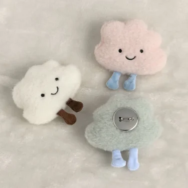 New Creative Simple Cute Plush Cloud Brooch Pin Fashion Jewelry Cloud Brooch Backpack Bag Clothes Sweater Pins Accessories 4