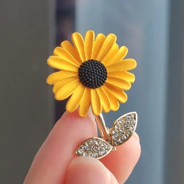 Trendy Sunflower Metal Brooch Exquisite Rhinestone Leaf Lapel Pins for Women Clothing Suit Badges Jewelry Accessories Gift 3