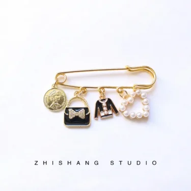 Fashion brooches with cute thing small pin jacket sweater pin cardigan vintage pearl accessory with mini bag bottle brooch 2