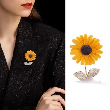 Trendy Sunflower Metal Brooch Exquisite Rhinestone Leaf Lapel Pins for Women Clothing Suit Badges Jewelry Accessories Gift 2