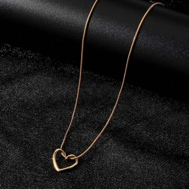 New Simple Hollow Love Heart Pendant Necklace for Women Fashion Creative Geometric Clavicle Chain Necklaces Party Jewelry Gift 6