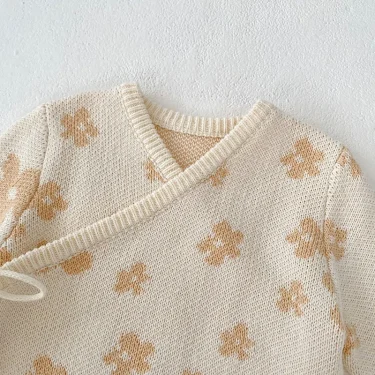 Autumn new 0-3 year old baby clothing, baby boys and girls jacquard monk coat+knitted pants+hat+socks 4 sets 6