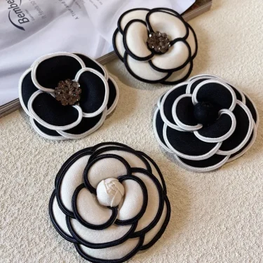 Korean Fashion Fabric Camellia Flower Brooch Pins for Women Crystal Elegant Corsage Wedding Brooches Jewelry Accessories 1