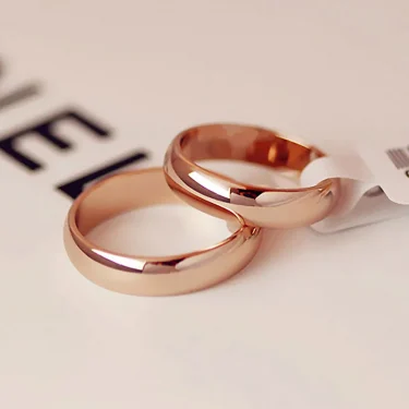 High quality 4mm Wholesale Simple Ring Fashion Rose Gold Ring Men's and Women's Exclusive Couple Wedding Ring 1