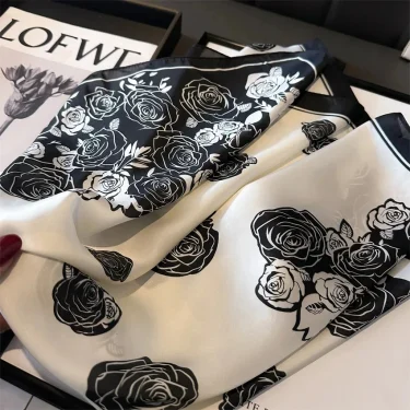 Luxury Silk Scarfs Square Scarf Korean Fashion Kerchief Popular Silk Scarves Bandanna Wraps Scarf Decoration Shawl 70*70CM 6