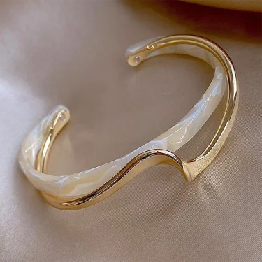 White Shellfish Bracelets Board Bend Metal Bangles Womens Hand Bracelets Geometric C- shaped Opening Bracelets Jewelry Gifts 1