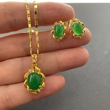 24k Gold Plated Emerald Pendant Necklace Earring Jewelry Set For A Woman's Engagement Gift 1