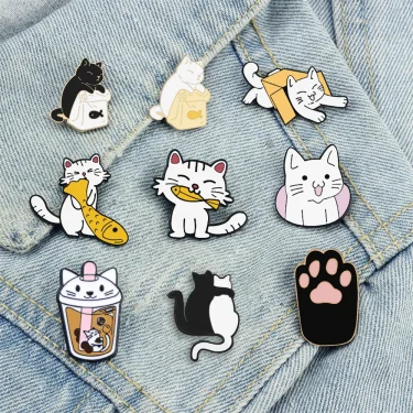 Punk Black Cats with Knife Enamel Pins Fashion Cute Animal Brooch Cartoon Lapel Pin Badge Jewelry Gifts for Friends Wholesale 2