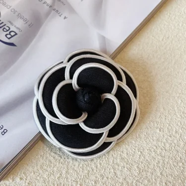 Korean Fashion Fabric Camellia Flower Brooch Pins for Women Crystal Elegant Corsage Wedding Brooches Jewelry Accessories 2