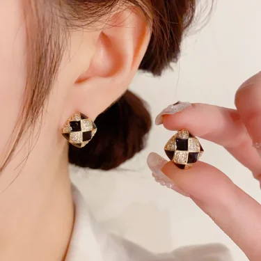 French Classic Chessboard Crystal Black Lingge Earring Exquisite Fashion Gold Contrast Color Ear Jewelry Wholesale Girl Gift 4