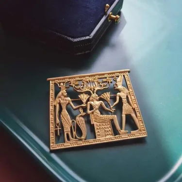 Vintage Egyptian Pharaoh Portrait Brooch Fashion Matte Metal Openwork Enamel Pin Niche Coat Lapel Pins Jewelry Accessories 2
