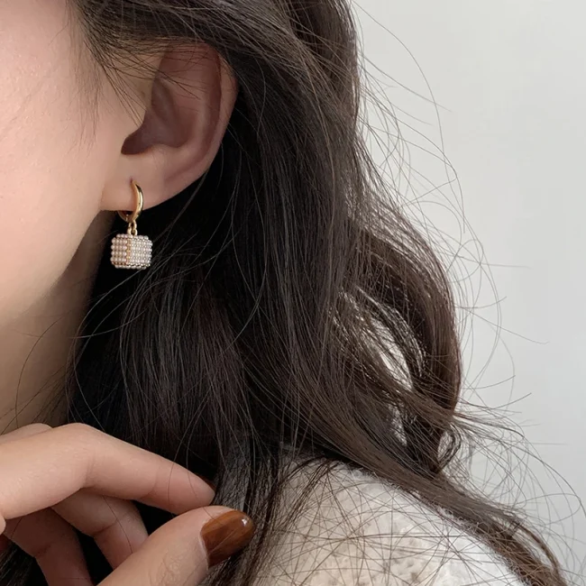 Premium Pearl Stereoscopic Square Pendant Earrings 2025 New Fashion Jewelry For Women‘s Eardrop party Girl’s Luxury Accessories 4