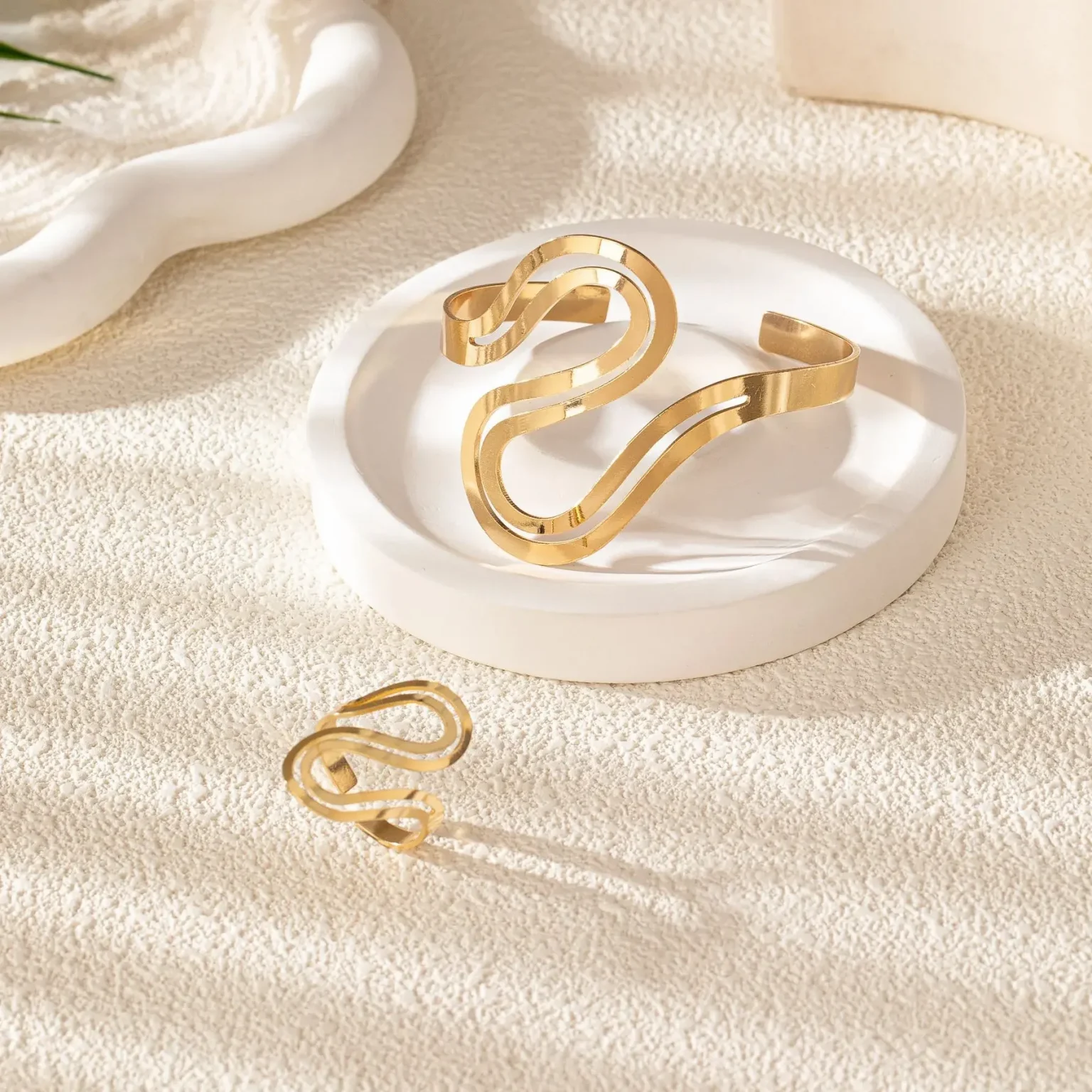 Minimalist 2PCS Gold-plated Snake Shaped Bracelet Bangles for Women Fashion Metal Girls Geometric Ring Jewelry Sets 4