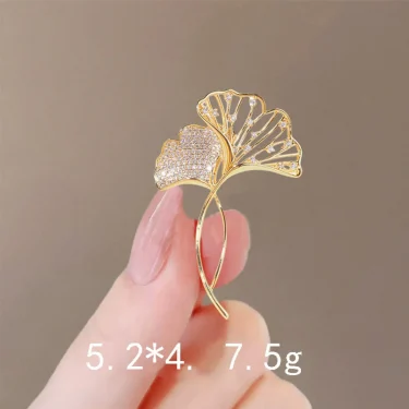 Fashion Pearl butterfly Rhinestone Brooches For Women Elegant Metal Fixed Clothing Pins Daily High-end Jewelry wholesale 5